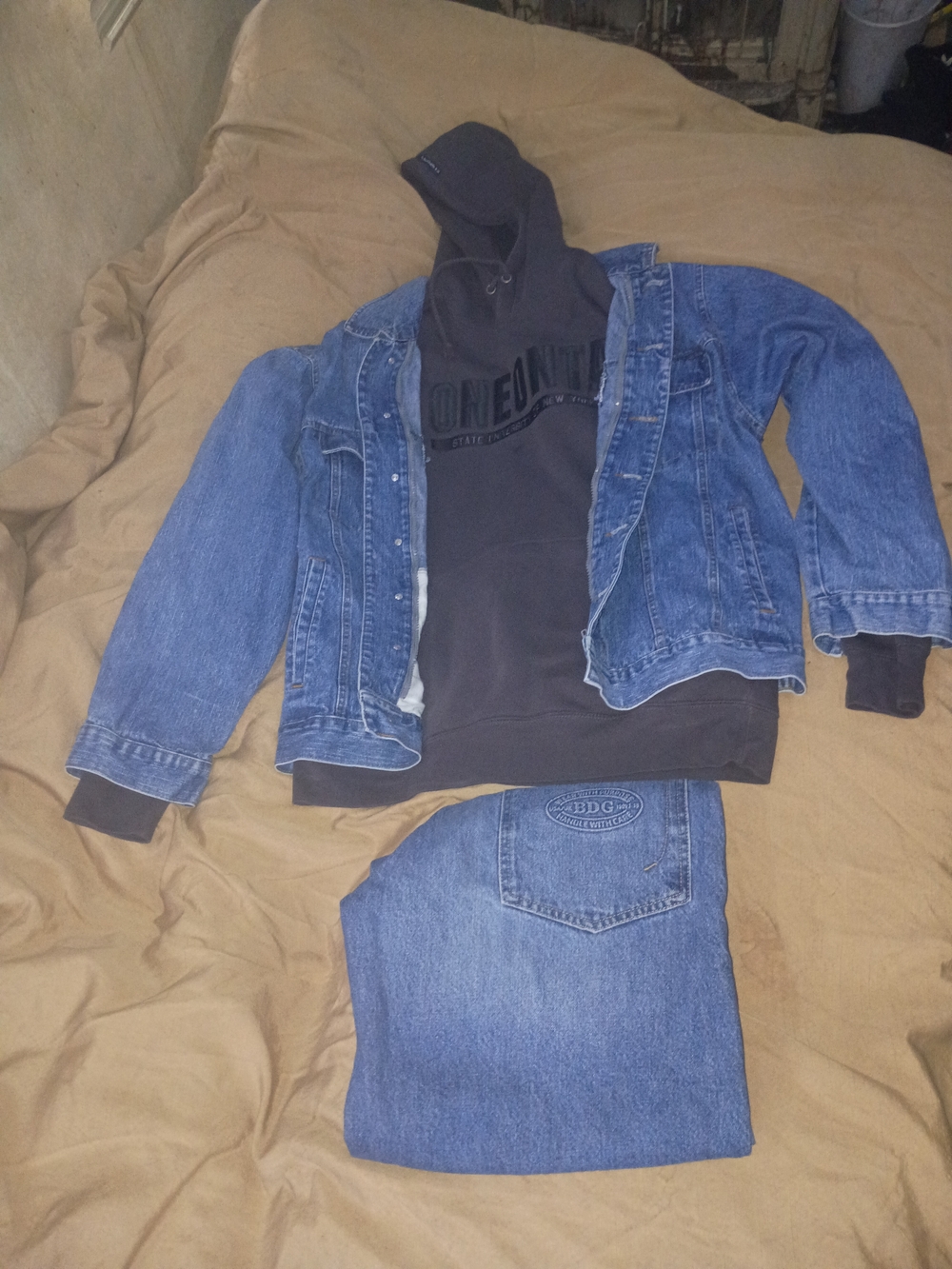 BDG Men’s Medium Blue Relaxed Jeans